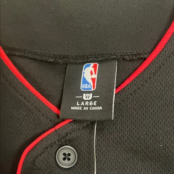 NBA Black and Red Chicago Bulls Jersey - Picture 3 of 5